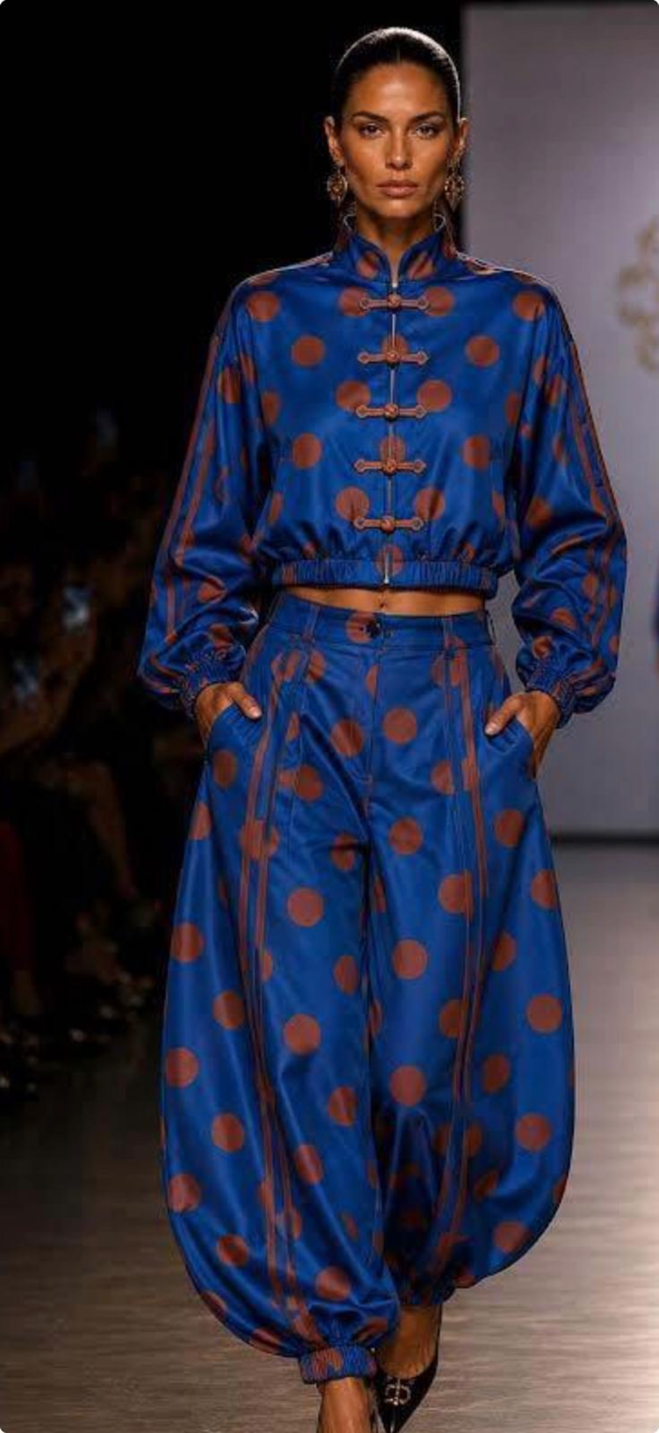 Polka dots set blue