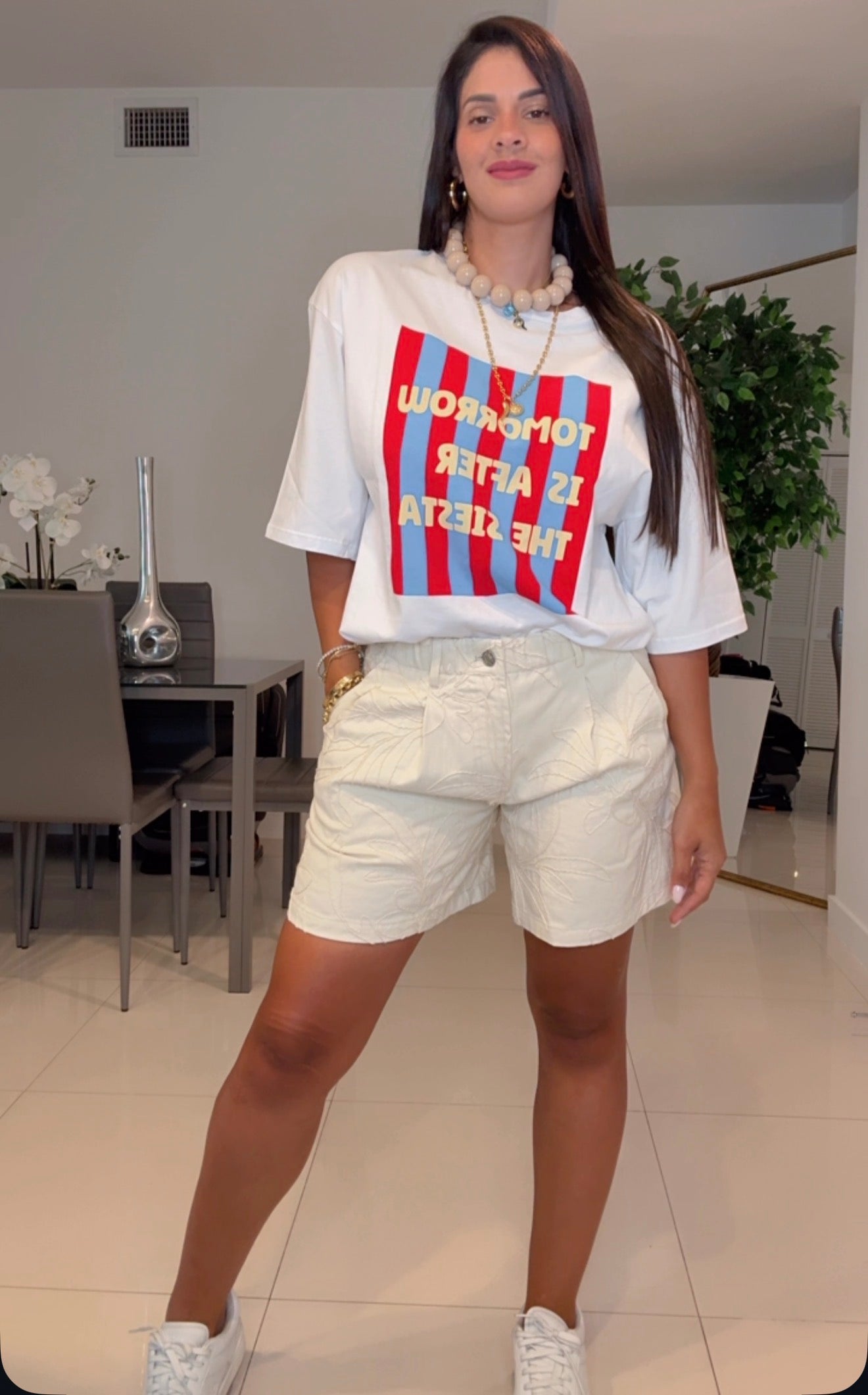 T-shirt red and blue