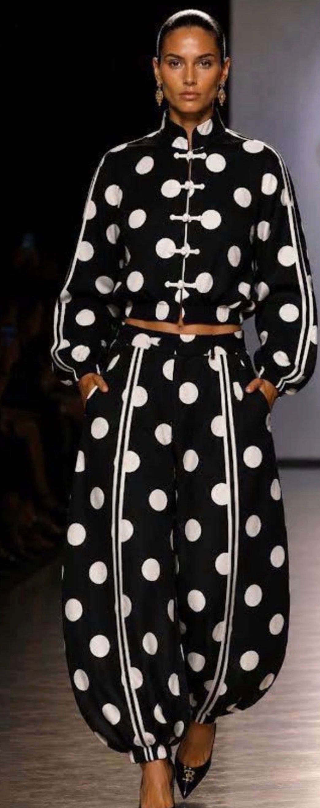 Polka dots set black